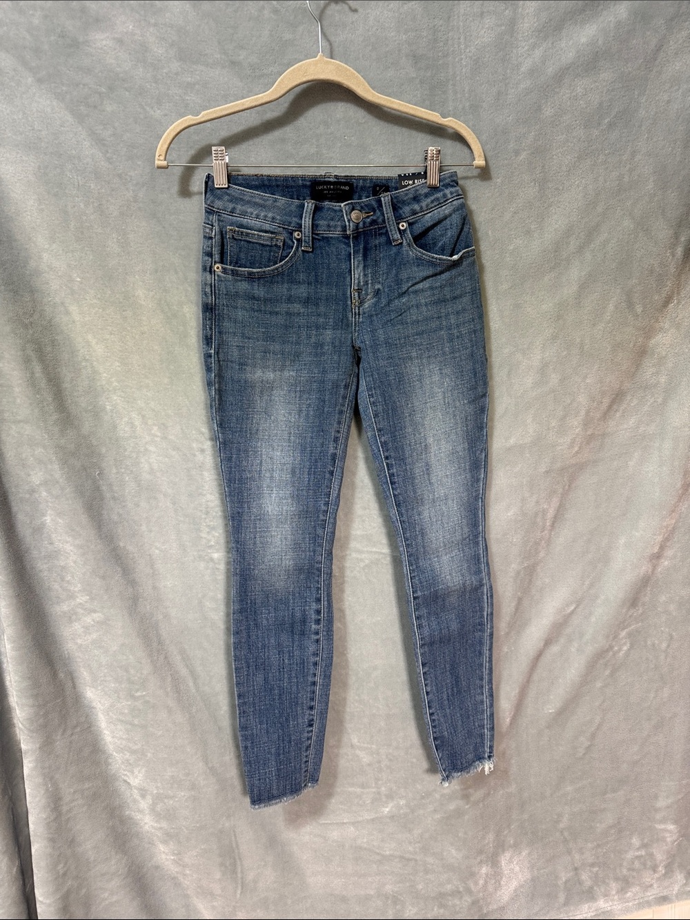Mid Wash Women's Skinny Jeans - Unknown Brand